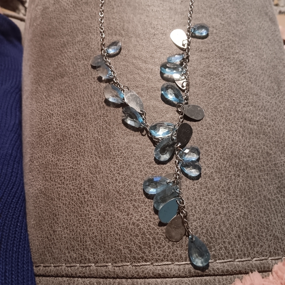 Elegant Silver and Blue Teardrop Necklace